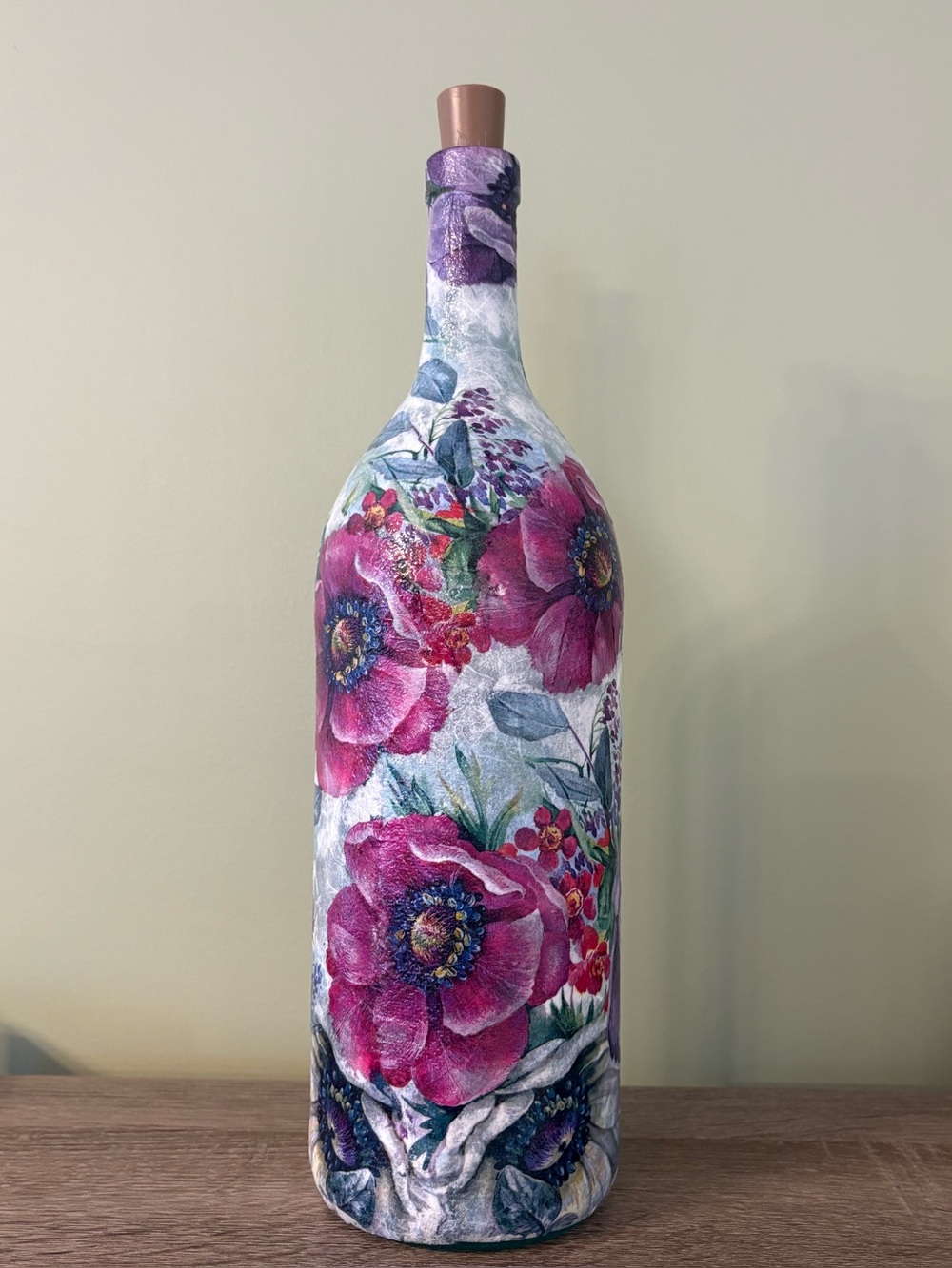 Decorated Bottles, Decoupage, Home Decor, Centerpieces, Floral Decor